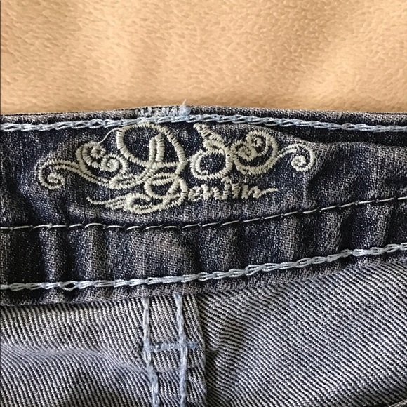 Do Denim NY size 9/32” prewashed faded look 🌺 great look - Picture 3 of 7